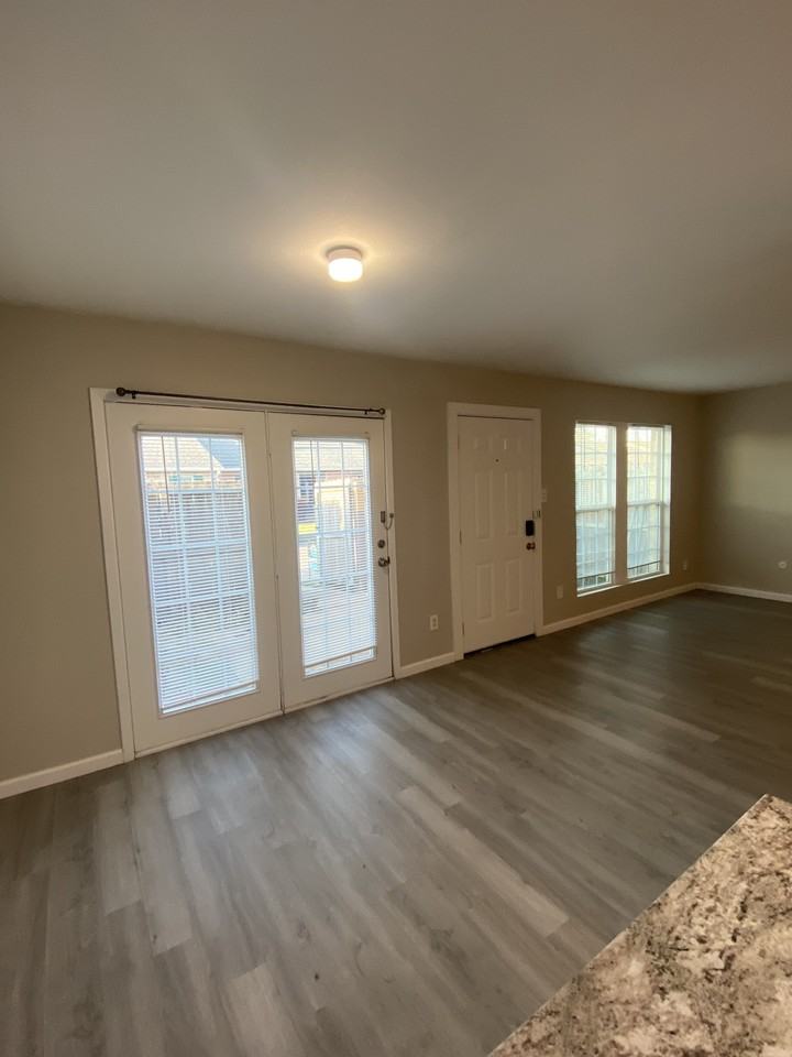 992 Park Meadow Dr #1 - Photo 5 of 50