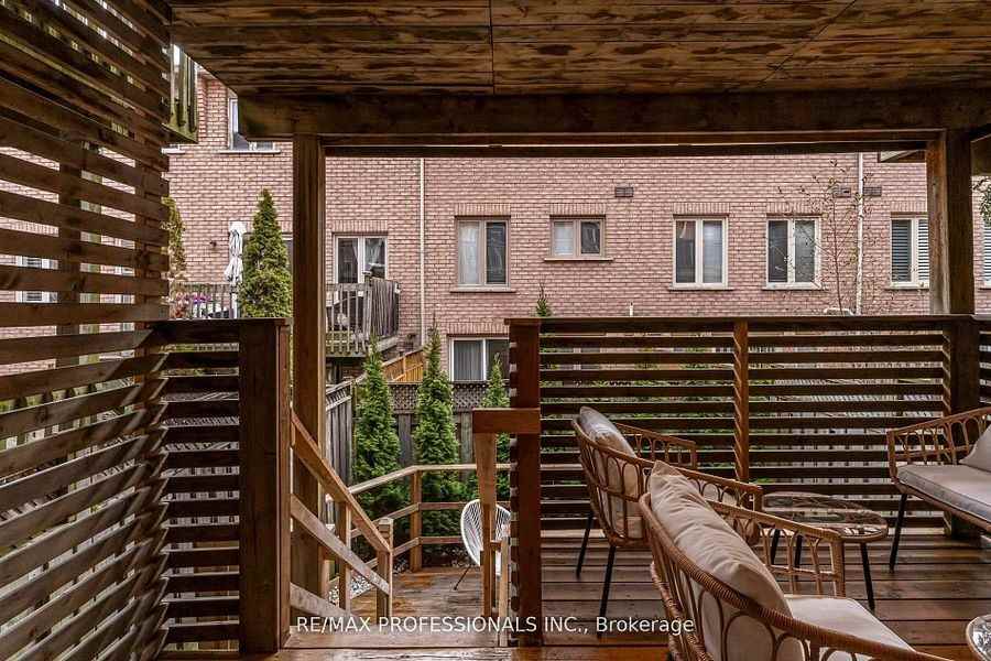 105 Harbourview Crescent - Photo 3 of 29