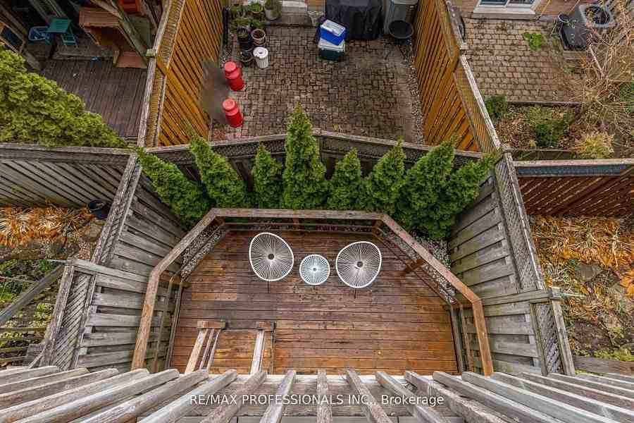 105 Harbourview Crescent - Photo 5 of 29