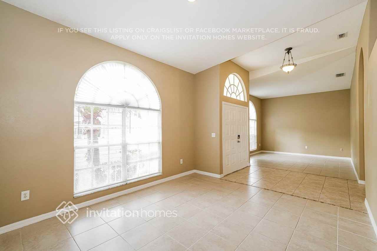 18421 Eastwyck Dr - Photo 3 of 17