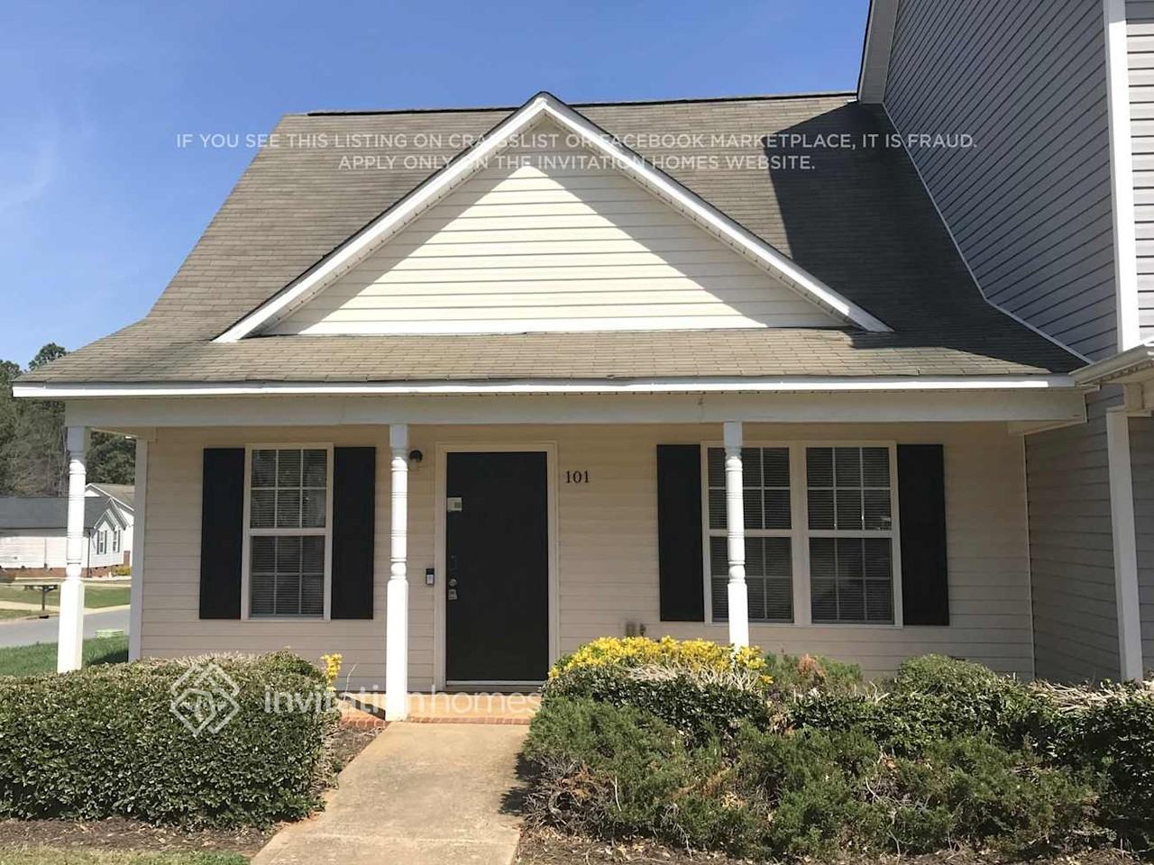 101 Blackthorne Ct