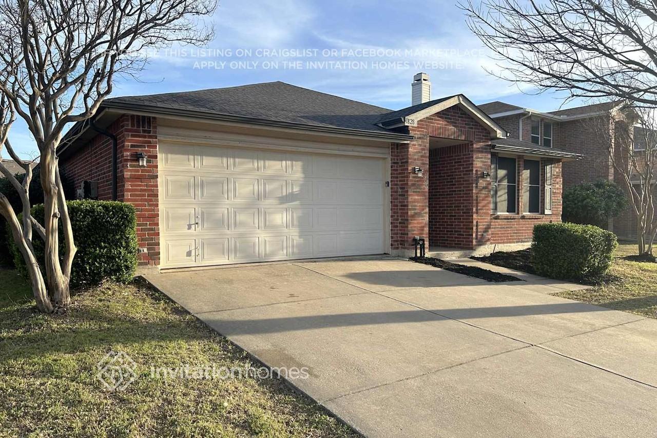 1828 Lariat Dr - Photo 2 of 16