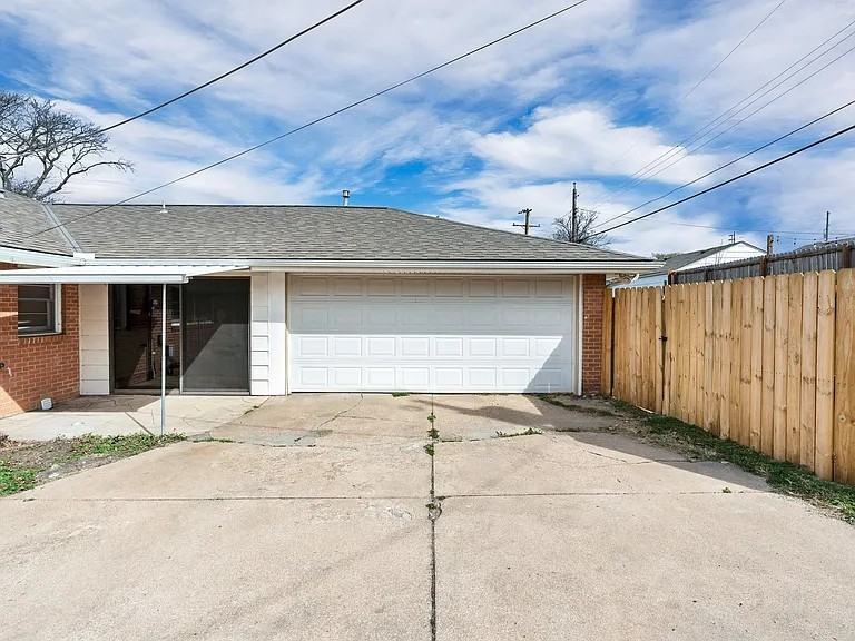 708 South Fabrique Drive - Photo 2 of 11