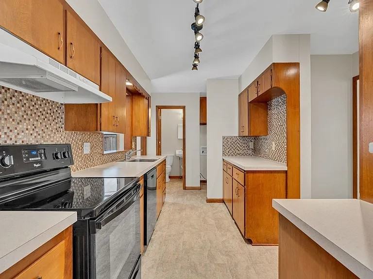 708 South Fabrique Drive - Photo 6 of 11