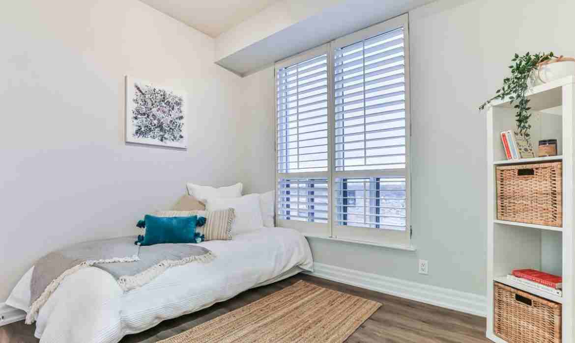 2087 Lake Shore Boulevard West - Photo 4 of 7