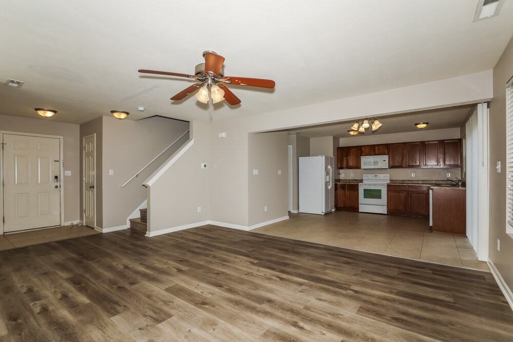 2409 Woodfield Blvd - Photo 5 of 17