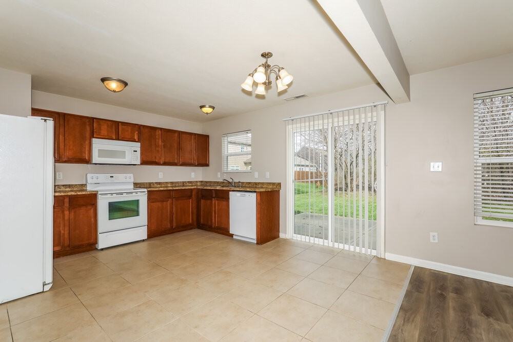 2409 Woodfield Blvd - Photo 7 of 17