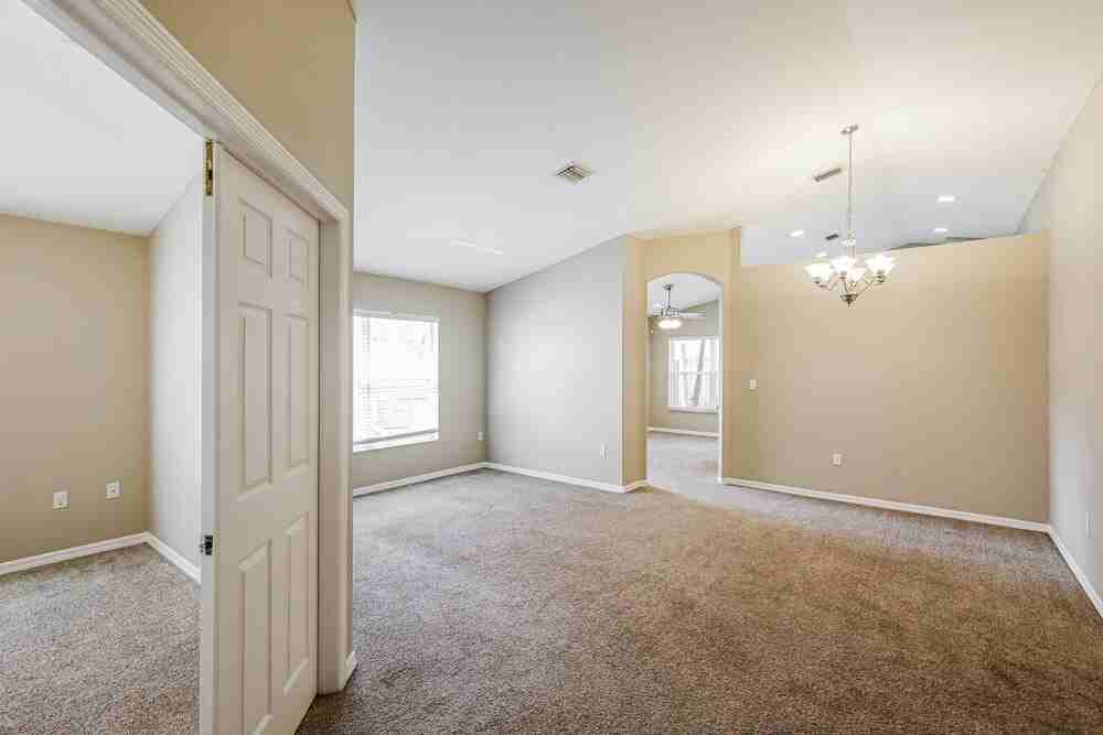 1538 Se 20th Pl - Photo 4 of 16