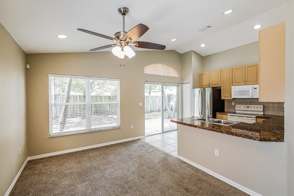 1538 Se 20th Pl - Photo 5 of 16