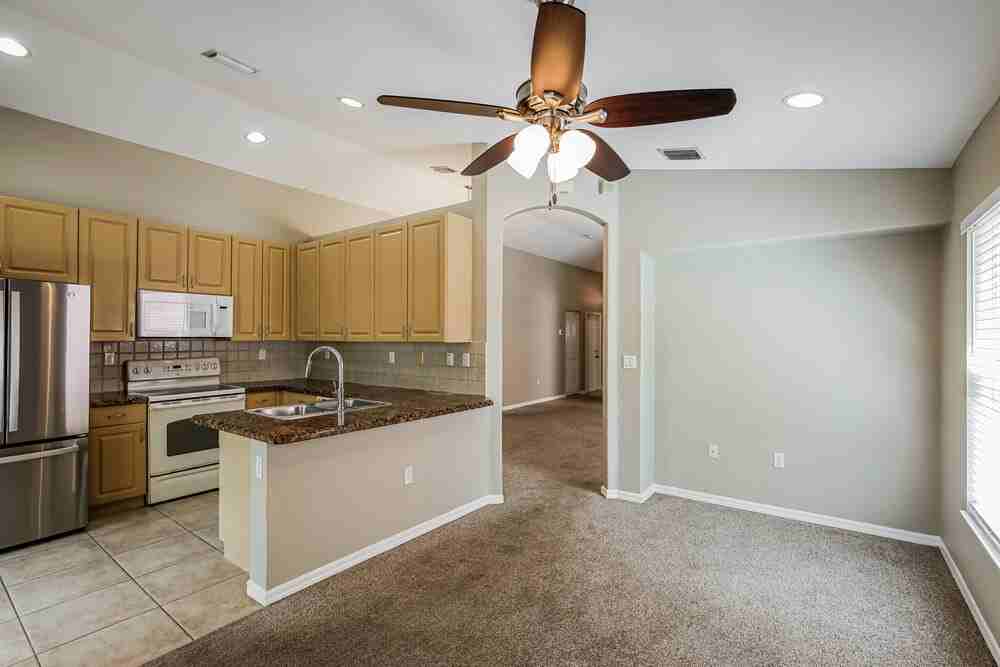 1538 Se 20th Pl - Photo 6 of 16