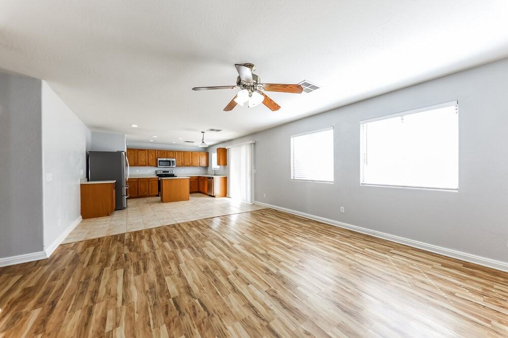 16809 W Central St - Photo 6 of 17