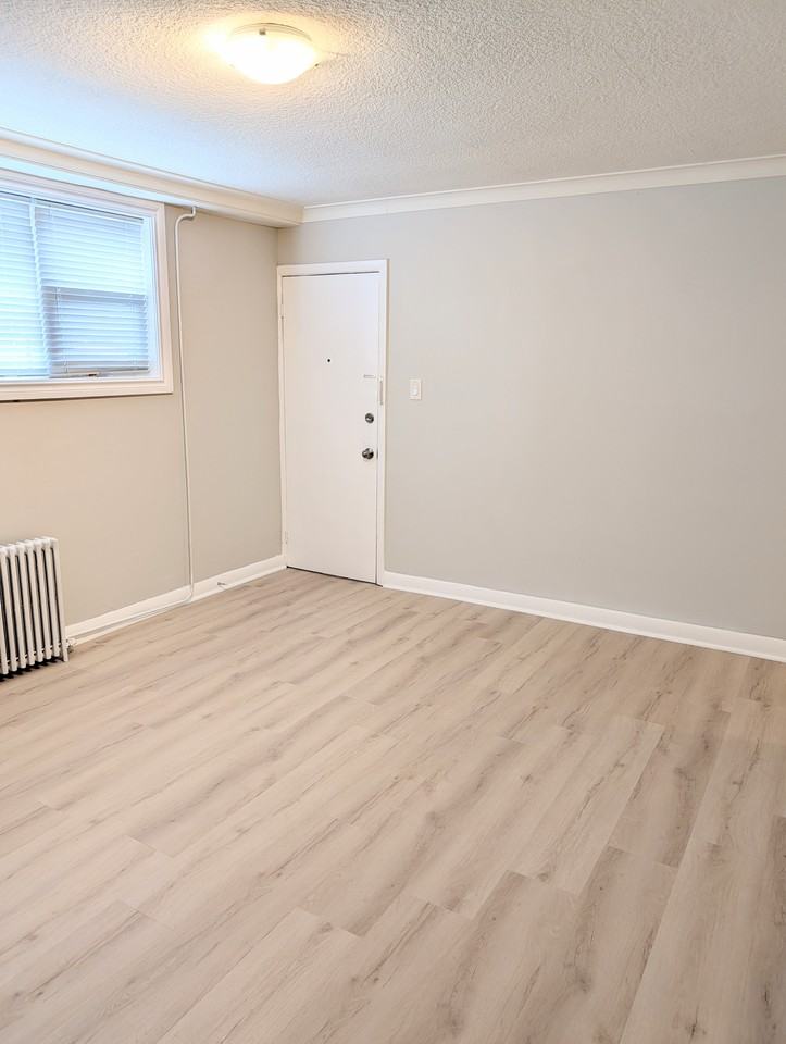 Mississauga Rd & Lakeshore Rd W #1 - Photo 5 of 13