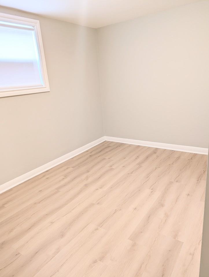 Mississauga Rd & Lakeshore Rd W #1 - Photo 7 of 13