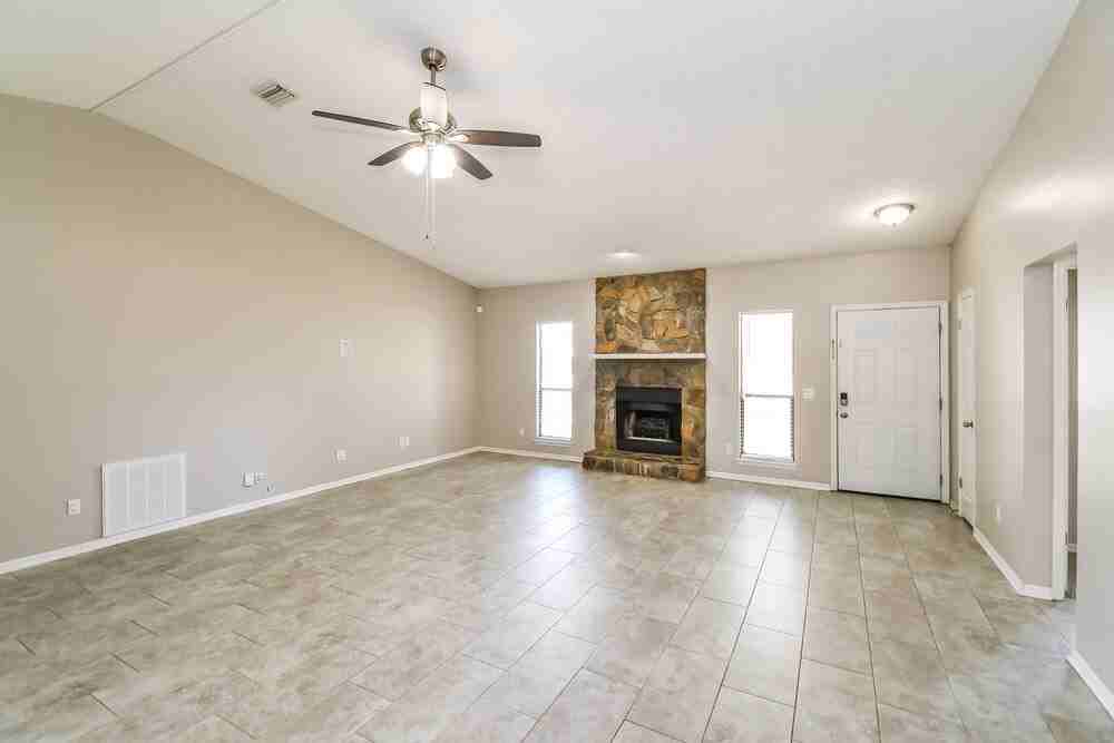 3164 Sanderling Ct - Photo 3 of 16