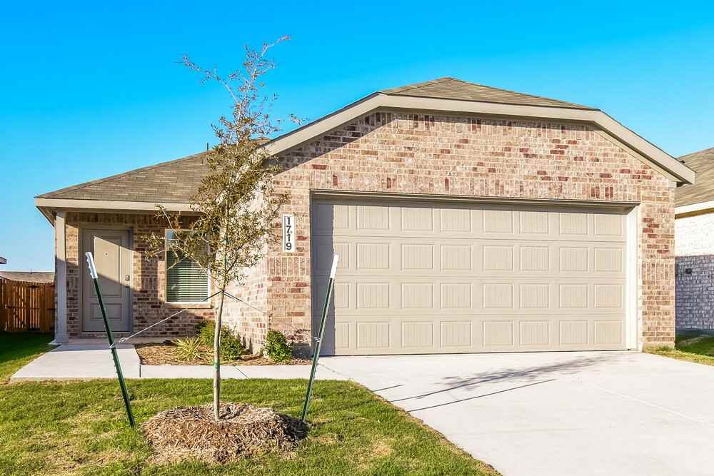 1719 Crossbill St - Photo 3 of 16