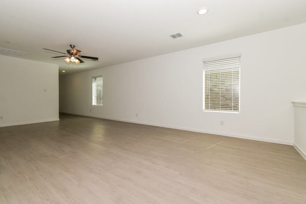 1719 Crossbill St - Photo 4 of 16