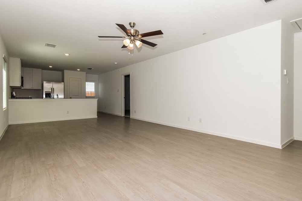 1719 Crossbill St - Photo 5 of 16