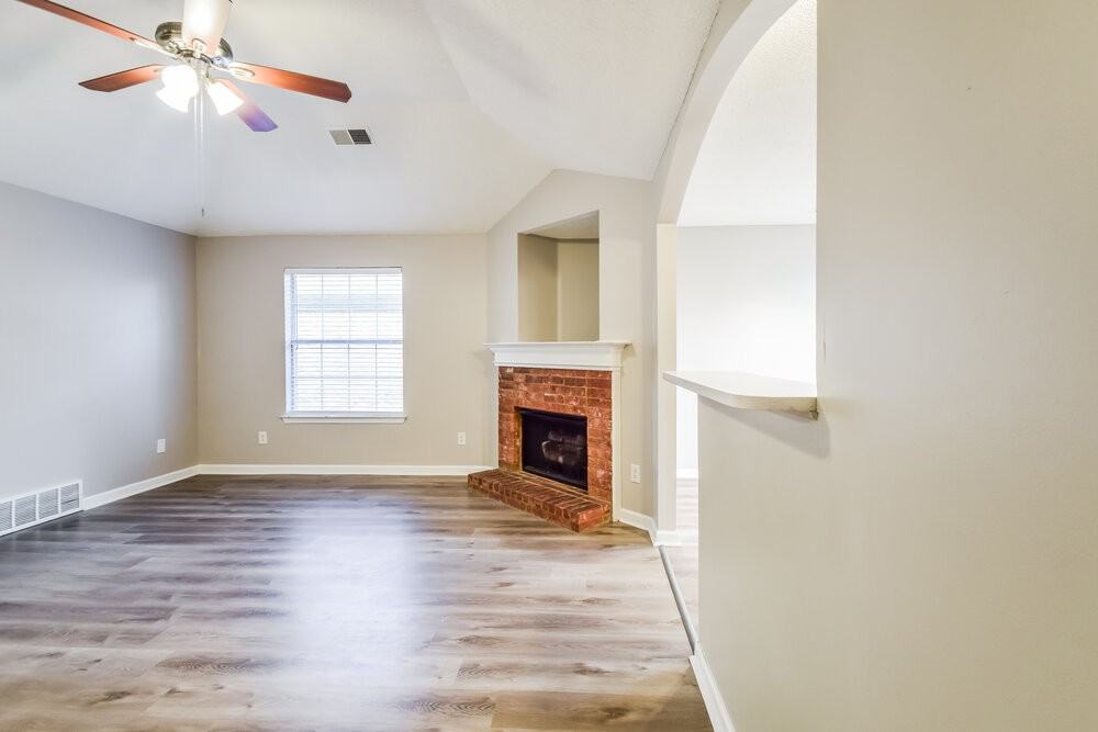 1107 Breezy Valley Dr - Photo 4 of 16