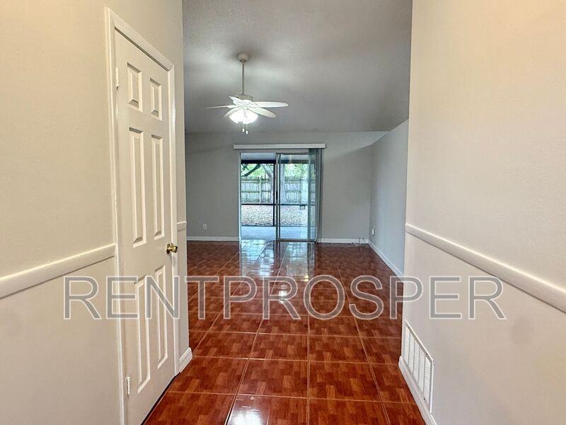 2310 Pebble Ct - Photo 2 of 20