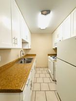 GOLDEN - Photo 1 of 1