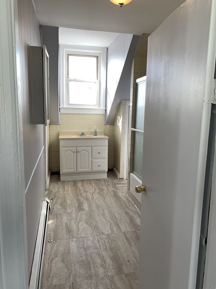 110 Capital Street #3 - Photo 6 of 8