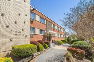 featured image of 4465 Macarthur Blvd Nw