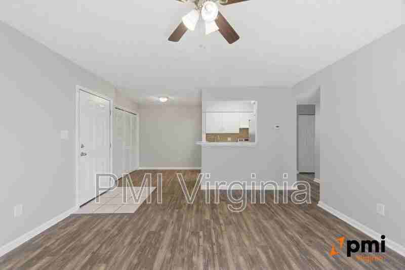 326 Wells Ct - Photo 2 of 18