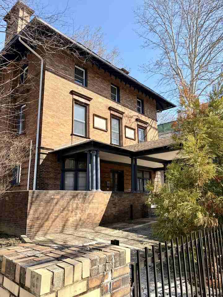 3511 Baring St - Photo 7 of 10