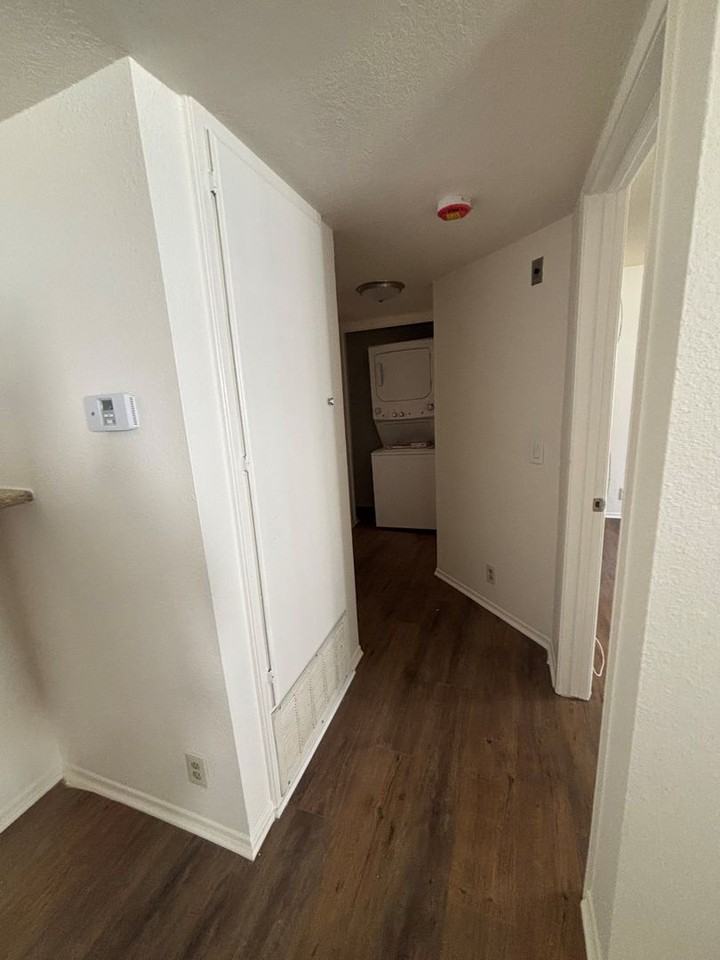 104 - 1219 N Columbus - Photo 4 of 15