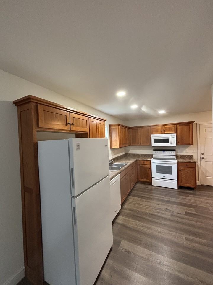 1726 View Street - Photo 5 of 10