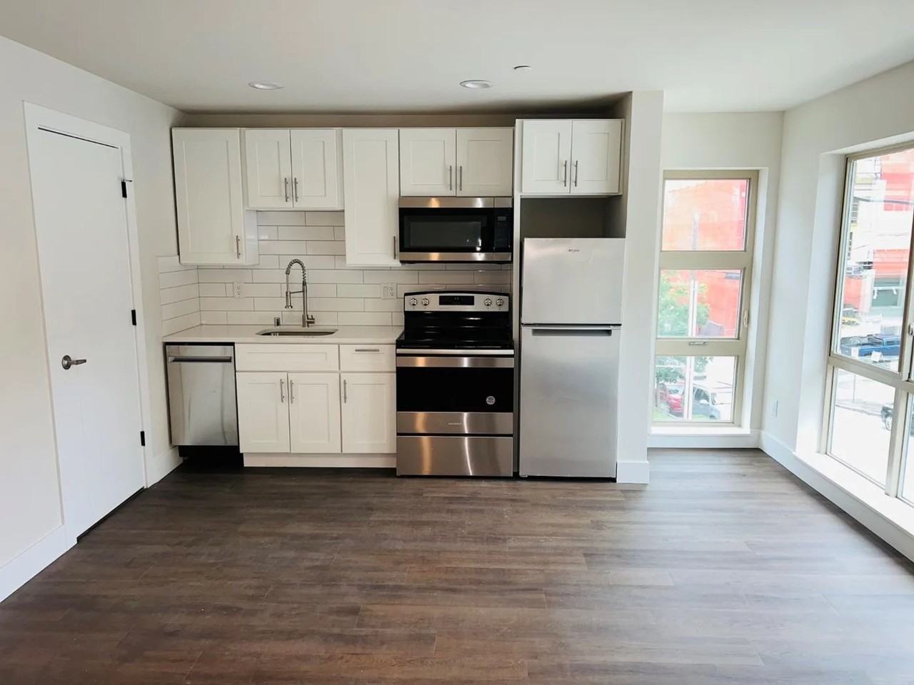 South Lane Apartments - Photo 7 of 9