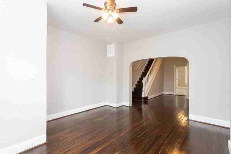 3529 Greenmount Ave - Photo 4 of 26