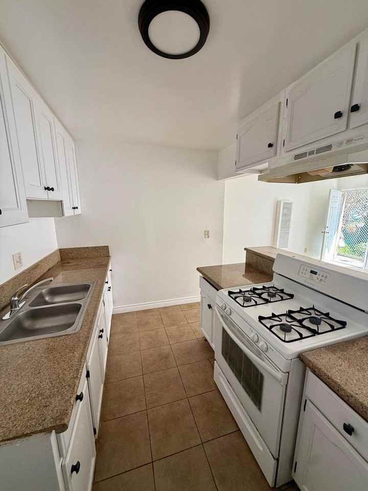 16615 S Denver Ave - Photo 4 of 4