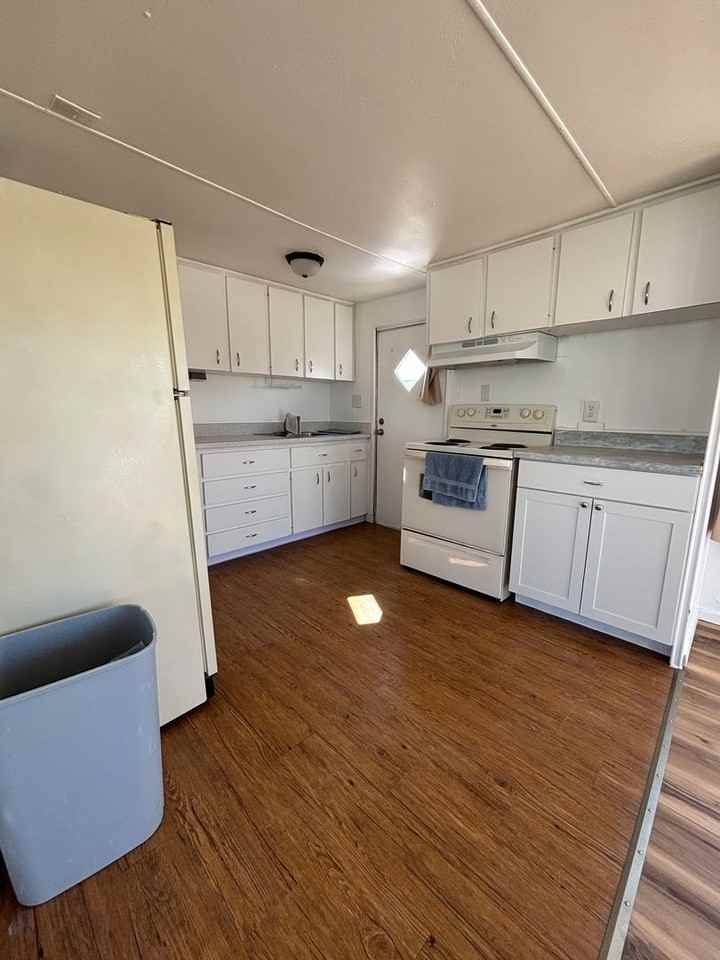 710 51st Avenue Dr W - Photo 3 of 11