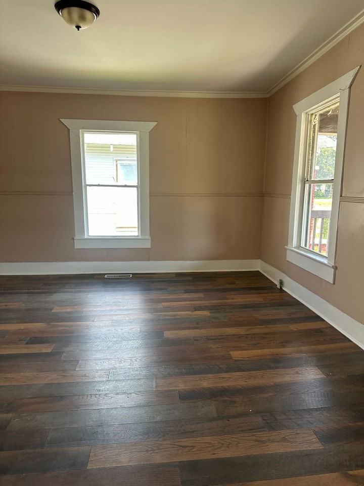 1304 Avenue G - Photo 5 of 20