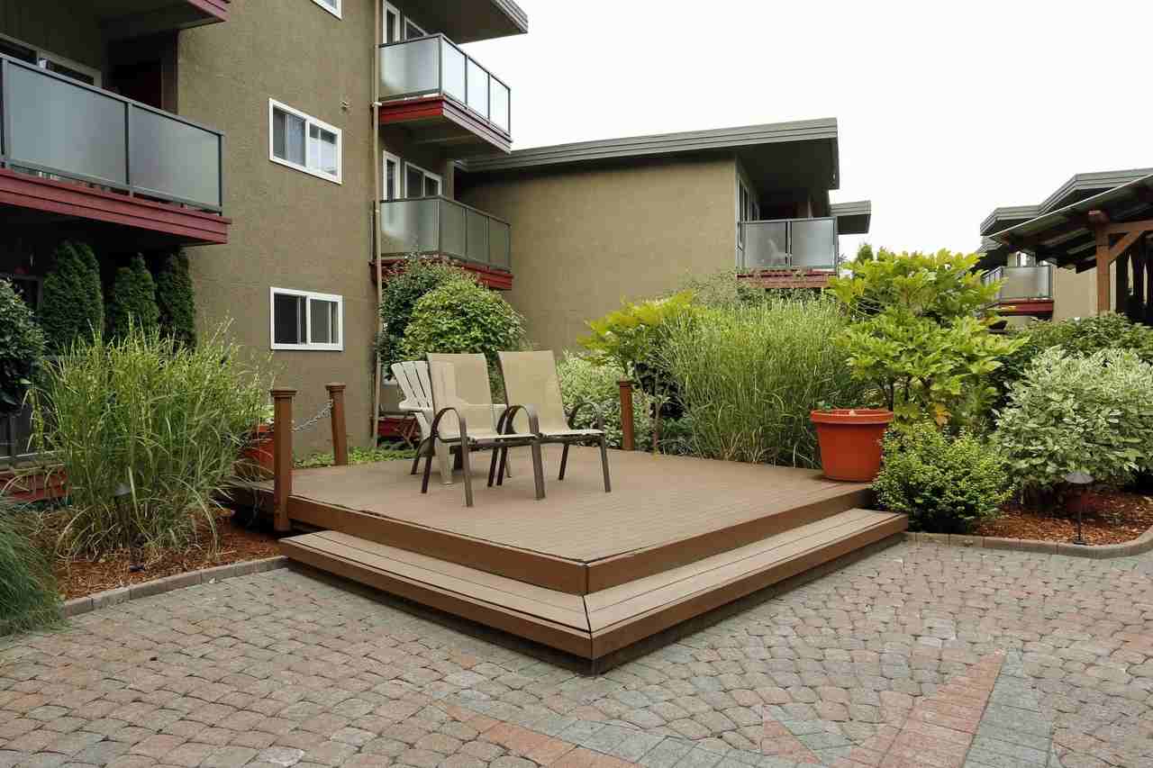 The Commodore Aprartments - Photo 4 of 14