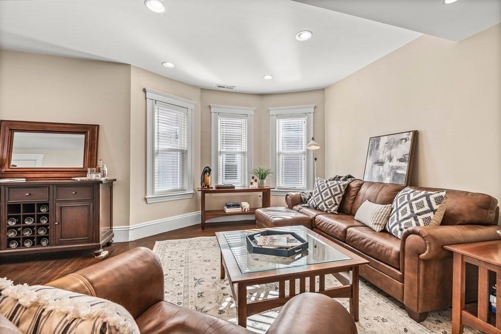 33 Wisconsin Ave - Photo 5 of 36