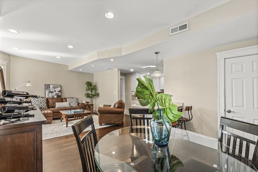 33 Wisconsin Ave - Photo 6 of 36