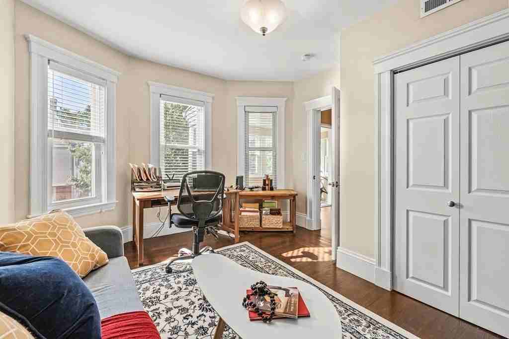 33 Wisconsin Ave - Photo 7 of 36