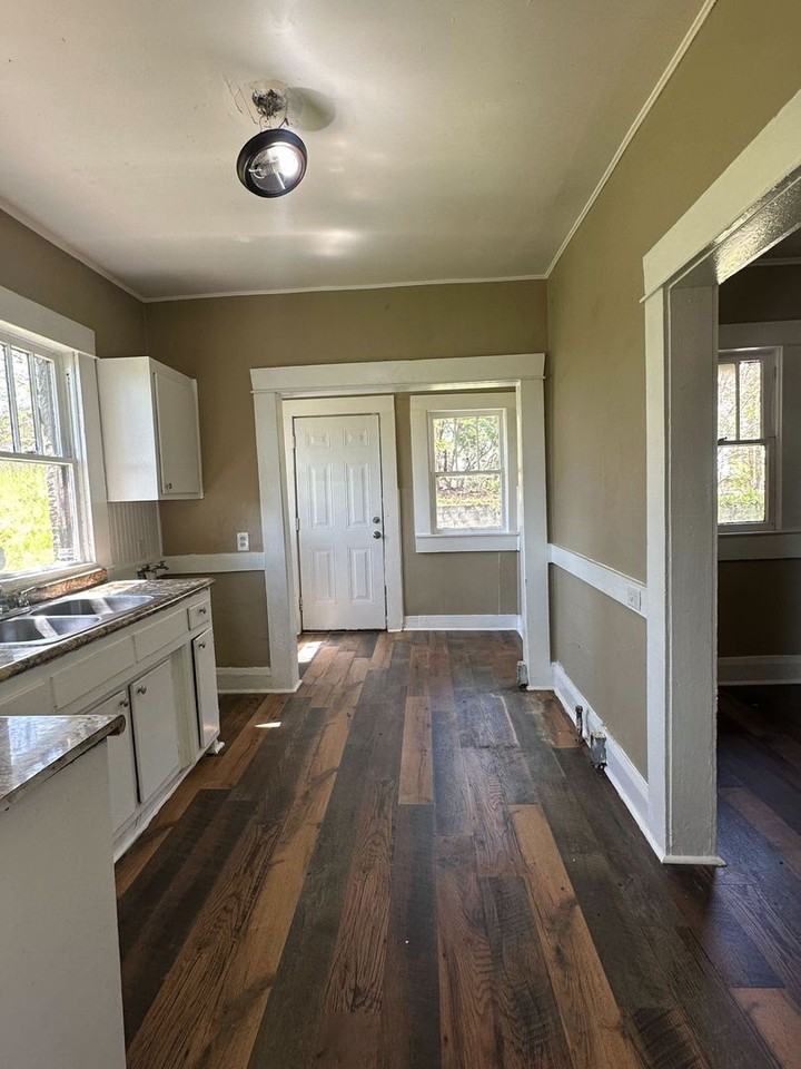 3012 Anniston Ave - Photo 7 of 12