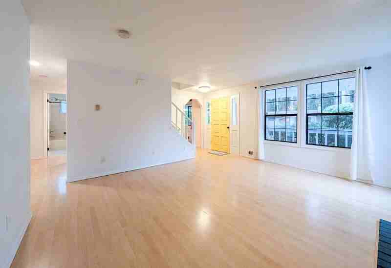 115 E Jonathan Rd - Photo 4 of 31