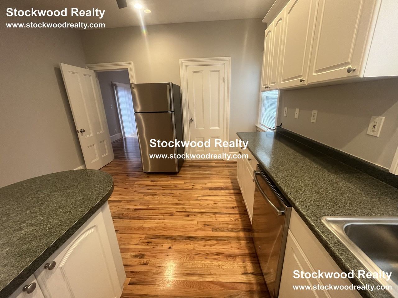 11 Moseley St #1R - Photo 6 of 35