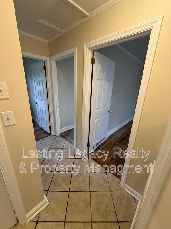 218 Spring St - Photo 7 of 11