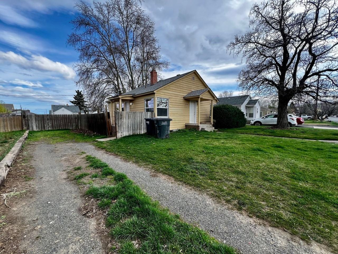 2719 4th St - Photo 2 of 16