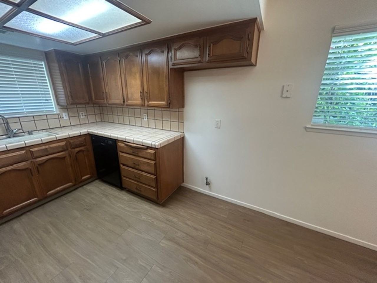 1231 W Whispering Pines Ct - Photo 4 of 17