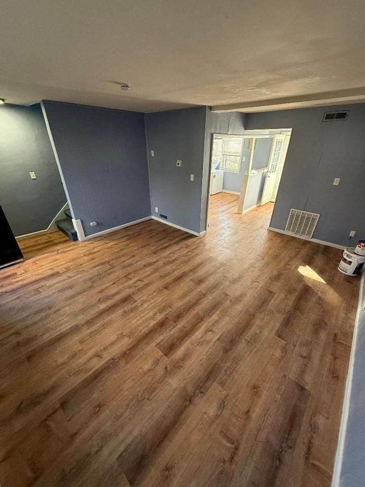 734 Pennsylvania Ave - Photo 2 of 8