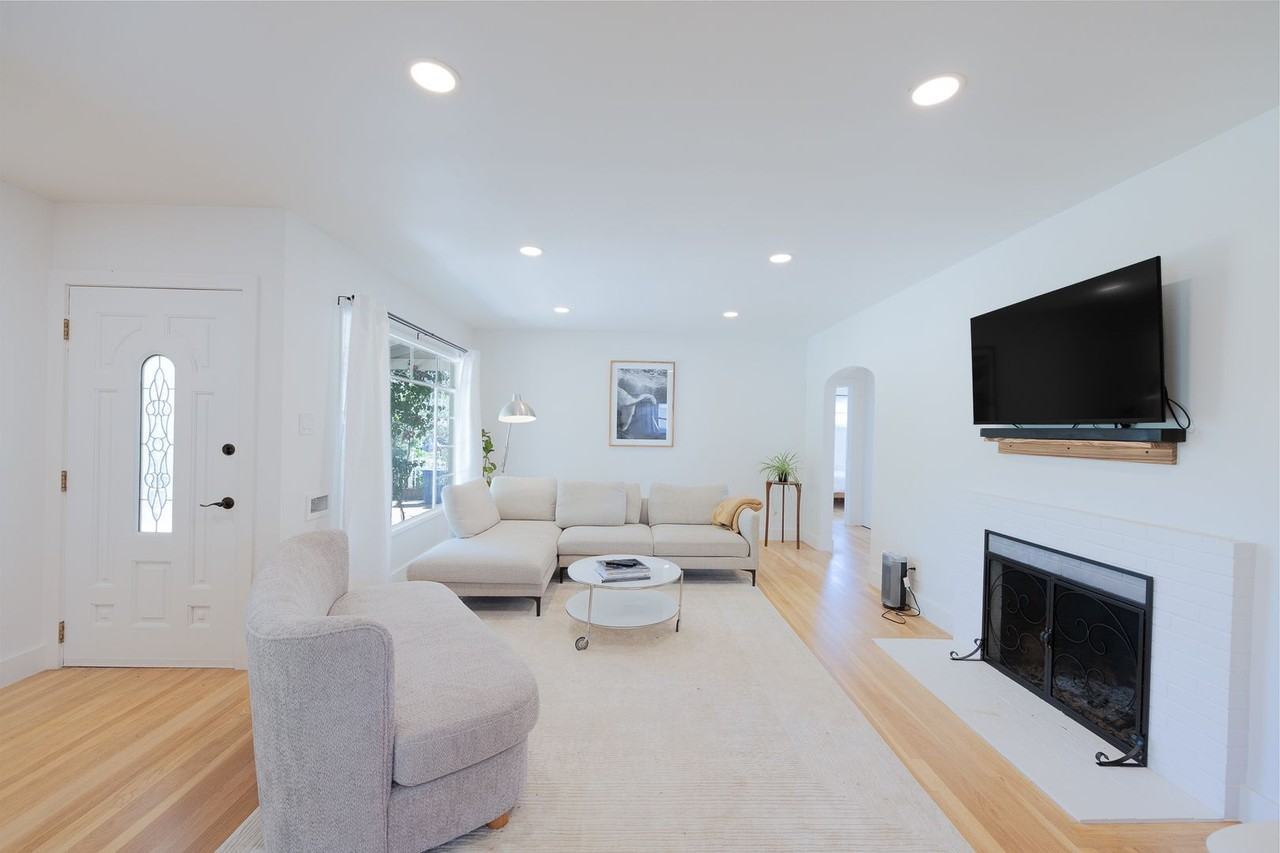 309 Agnus Dr - Photo 5 of 27