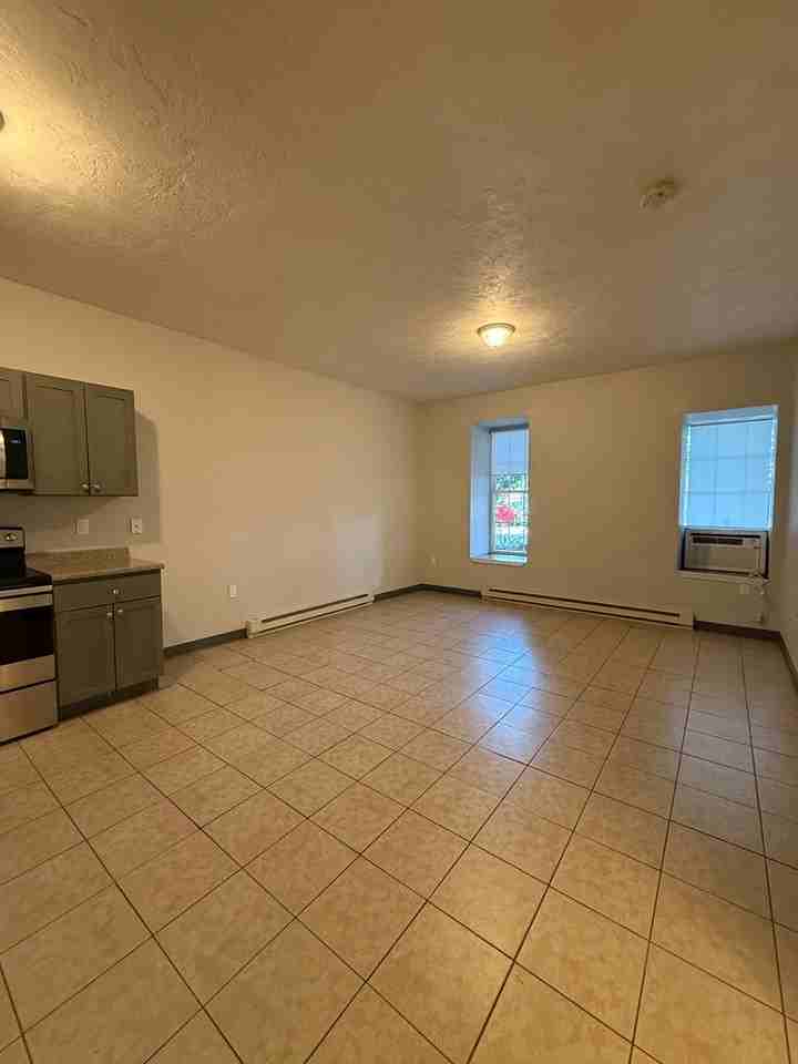 11 Willow St - Photo 4 of 7