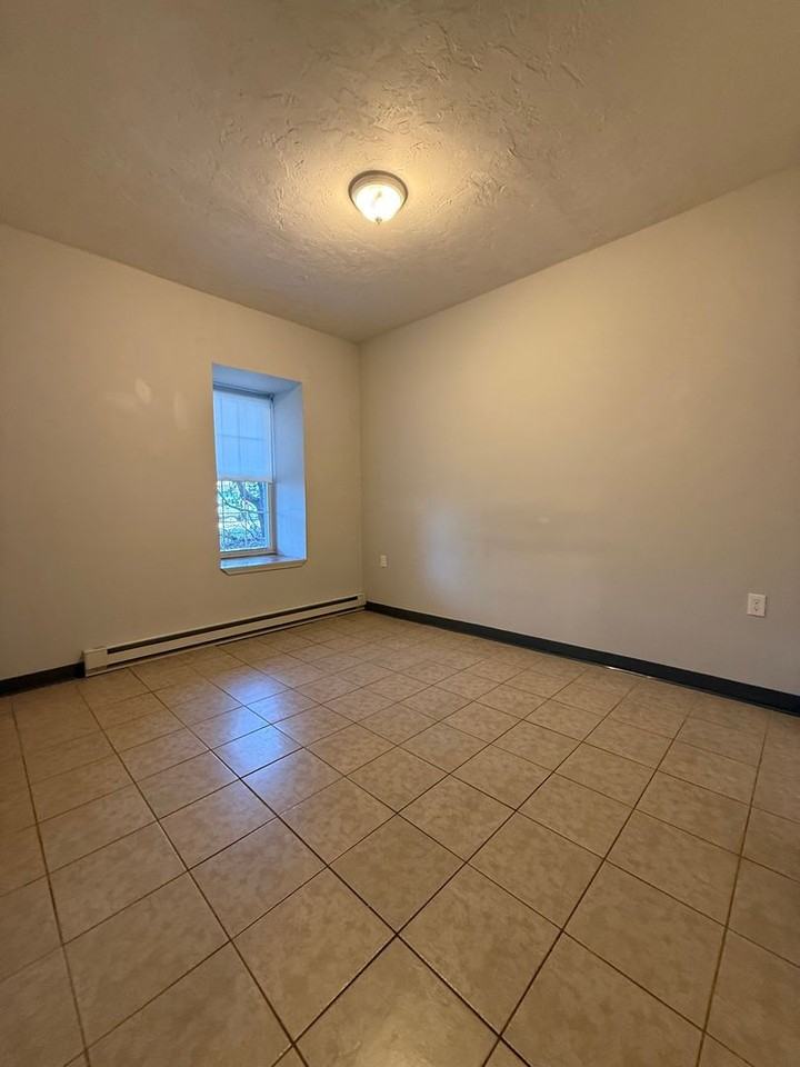 11 Willow St - Photo 5 of 7