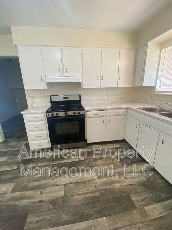 1598 S 67th East Ave - Photo 4 of 26